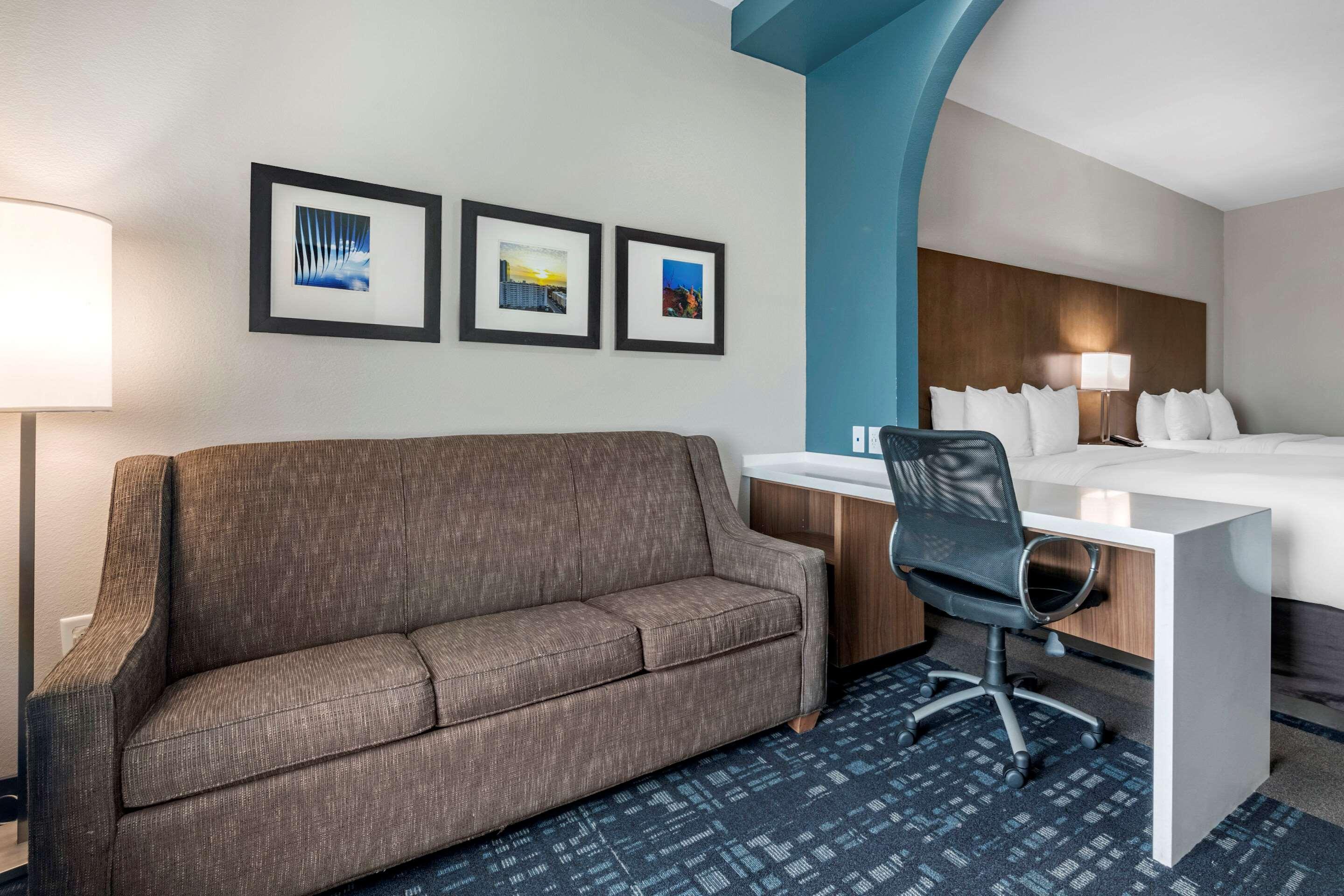 Comfort Suites Fort Lauderdale Airport & Cruise Port Dania Beach Exterior photo