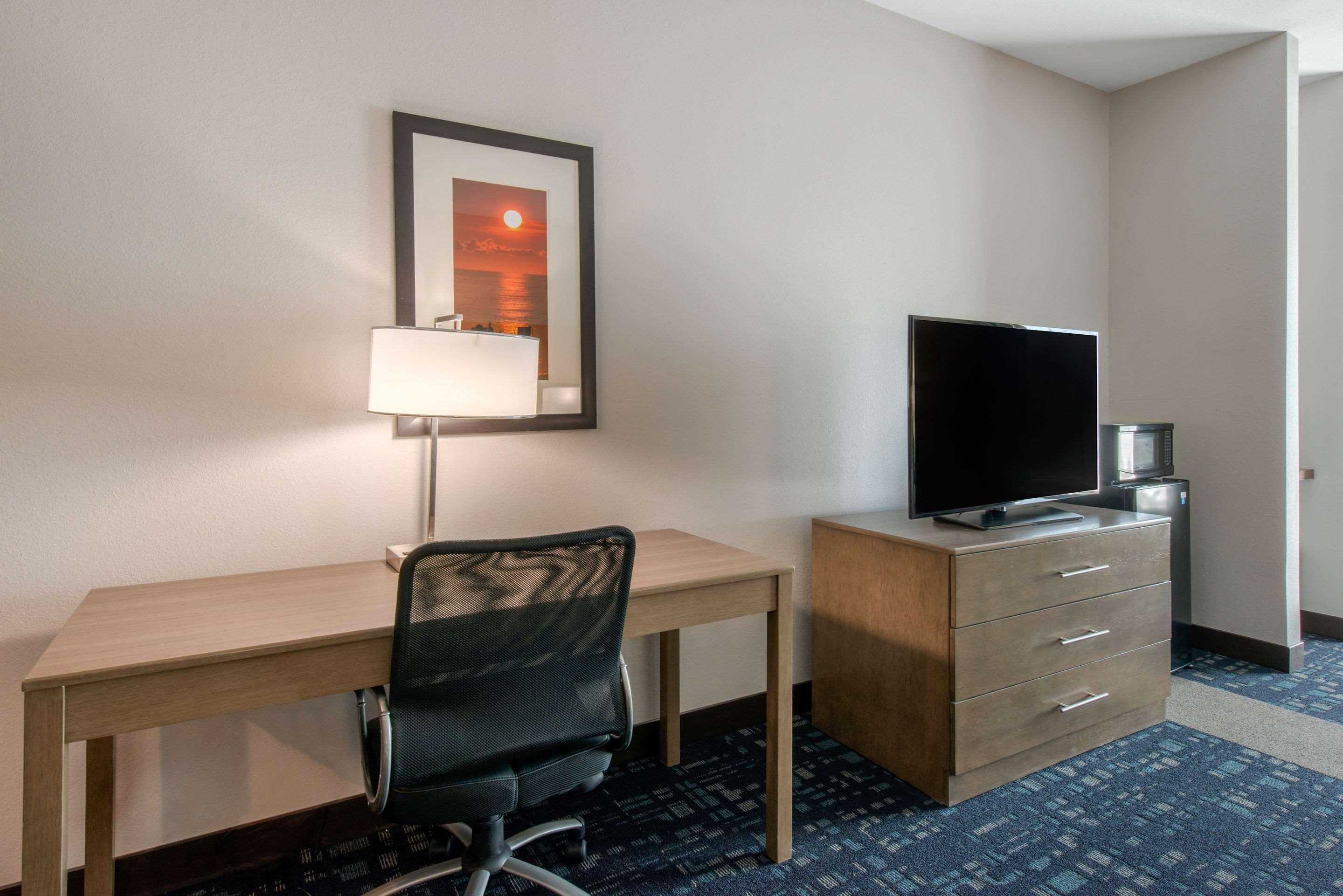 Comfort Suites Fort Lauderdale Airport & Cruise Port Dania Beach Exterior photo