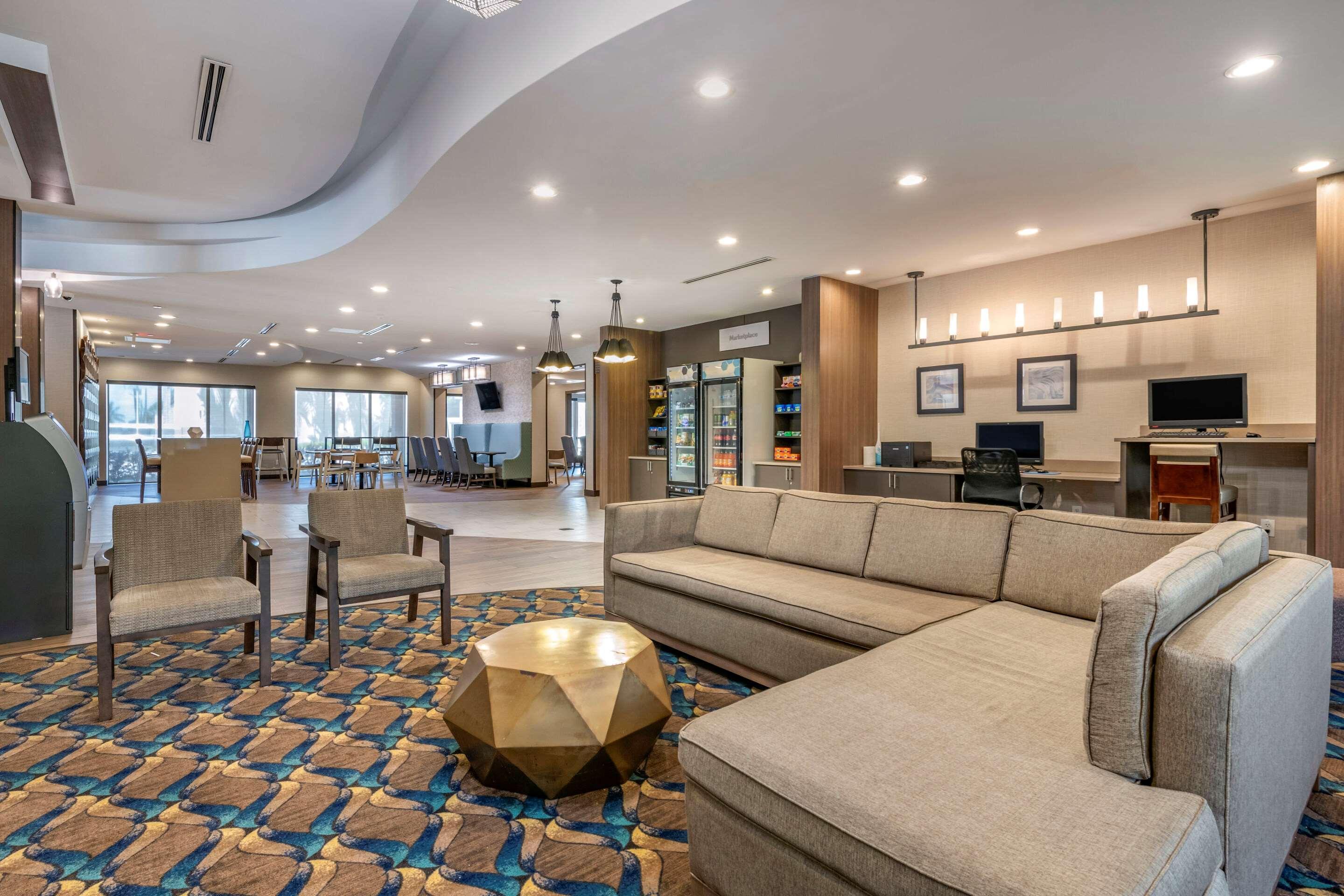 Comfort Suites Fort Lauderdale Airport & Cruise Port Dania Beach Exterior photo